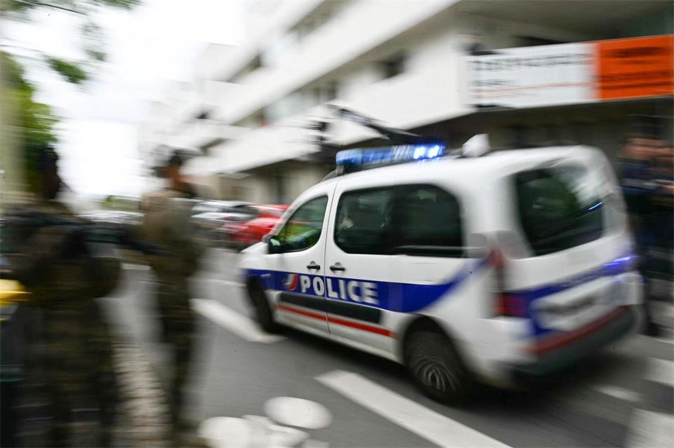 Im Großraum Paris gab es am Vormittag Schüsse. (Symbolbild)Loic Venance/AFP/dpa