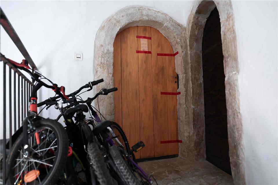 Im Haus einer Familie in Orange machen Fahnder einen Horrorfund.Thibaud Moritz/AFP/dpa