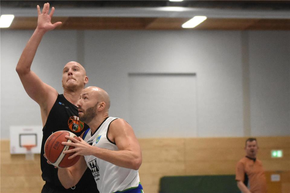 RSV Borkens Basketballer wollen zuhaus’ Größe zeigen Im Heimspiel gegen Bielefeld kann der Oberligist RSV Borken wieder mit Steffen Döhler (am Ball) planen.