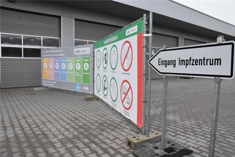 Im Impfzentrum des Kreises Borken möchte sich das Ehepaar möglichst gemeinsam impfen lassen.