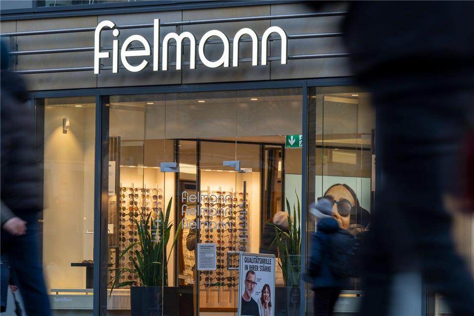 Im Inland fiel das Umsatzplus unterdurchschnittlich aus, Fielmann beklagt eine schwache Konsumstimmung. (Archivbild)Monika Skolimowska/dpa