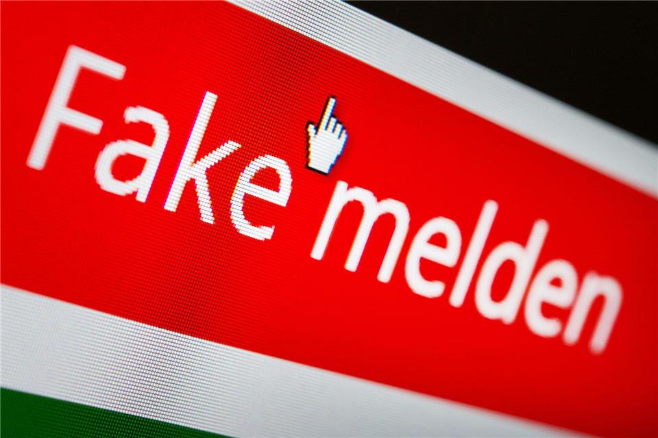 Im Internet kursieren zahlreiche Fake News. Vor Wahlen gibt es Kampagnen, mit denen Kandidaten und Kandidatinnen verunglimpft werden sollen. (Symbolbild) Franziska Gabbert/zb/dpa