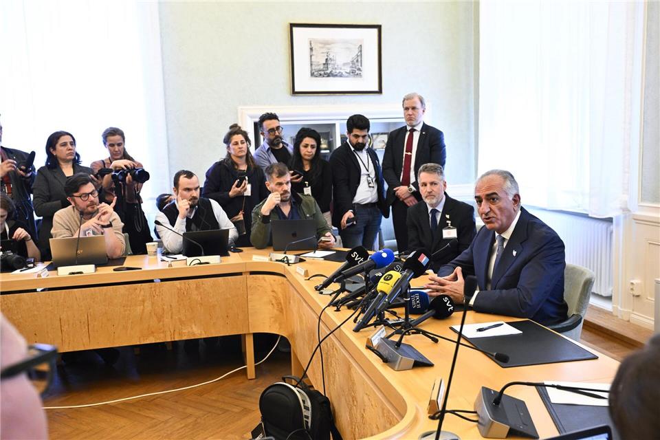 Im Iran und im Ausland bleibt Pahlavis Rolle umstritten. (Archivbild)Fredrik Sandberg/TT News Agency/AP/dpa