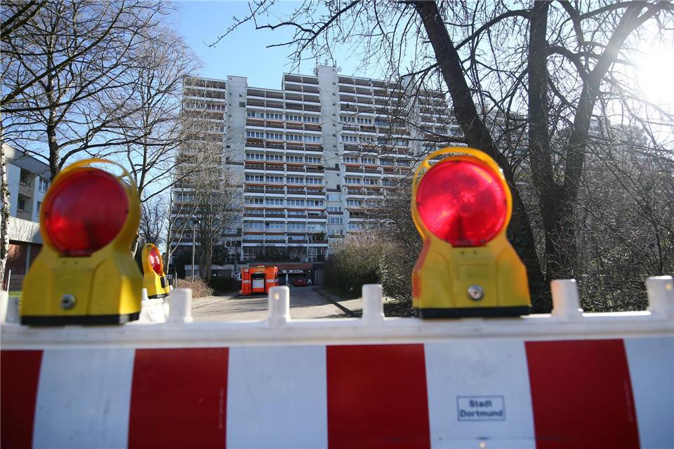 Im Jahr 2017 wurde auf Anordnung der Stadt Dortmund der Hochhauskomplex Hannibal sehr kurzfristig geräumt. Nach einem Urteil war dieser Schritt nicht nötig. (Archivbild)Ina Fassbender/dpa