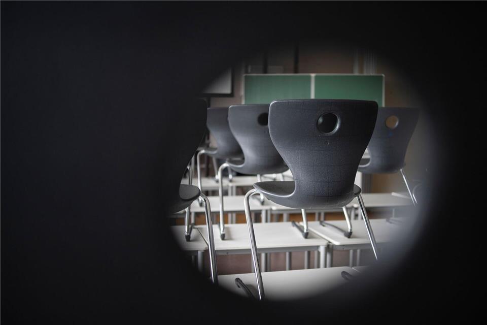 Im Jahr 2024 wurden an Schulen und Hochschulen in NRW 452 rechtsextreme Vorfälle registriert. (Illustration)Marijan Murat/dpa