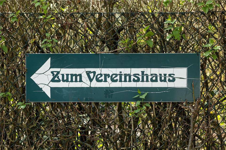 Im Jahr 2025 wurden die Mittel für Brauchtumsförderung den Angaben zufolge auf 320.000 Euro erhöht. (Symbolbild)Hannes P. Albert/dpa