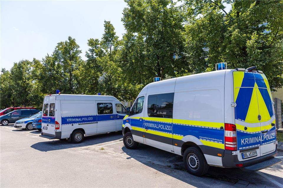 Im Jugendamt in Finsterwalde eskalierte am Mittwoch ein Streit: Ein Mann soll eine Mitarbeiterin bedroht und dann in ihrem Büro Feuer gelegt haben.Frank Hammerschmidt/dpa