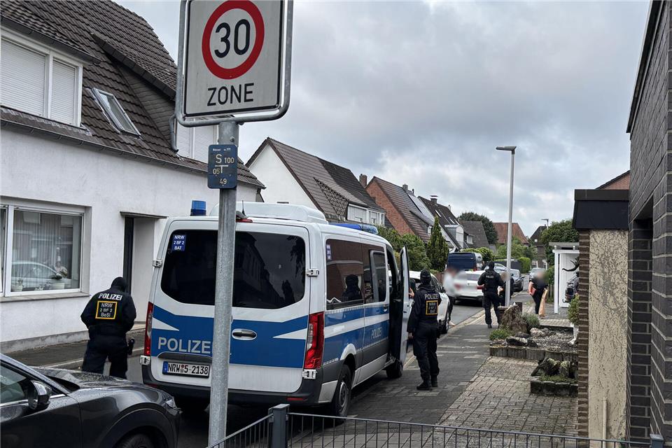 Im Juli durchsuchten Spezialkräfte bereits mehrere Wohnungen in Bocholt.