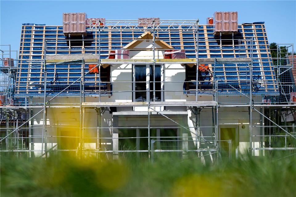 Wohneigentum wird teurer – Preise steigen erneut Im Juli lag die Zahl der Genehmigungen für den Neubau und Umbau von Wohnungen um 30 Prozent über dem Niveau des Vorjahresmonats.Sven Hoppe/dpa