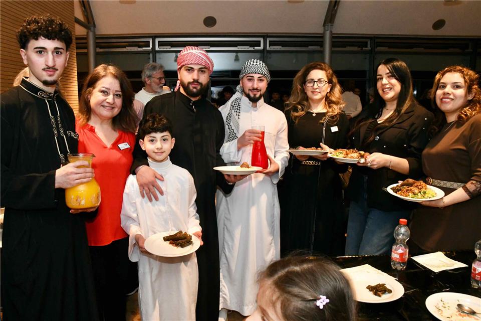 Im Kapitelshaus ist am Sonntag gemeinsam das Fastenbrechen gefeiert worden.