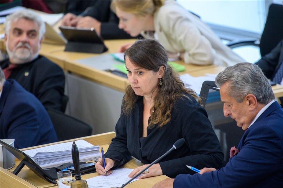 Sozialausschuss ohne Lösung im Streit um Behindertenhilfe Im Kern geht es darum, dass das Land Sachsen-Anhalt die bisherige Form der Hilfen für Menschen mit Behinderungen verändern will. (Archivbild)Klaus-Dietmar Gabbert/dpa