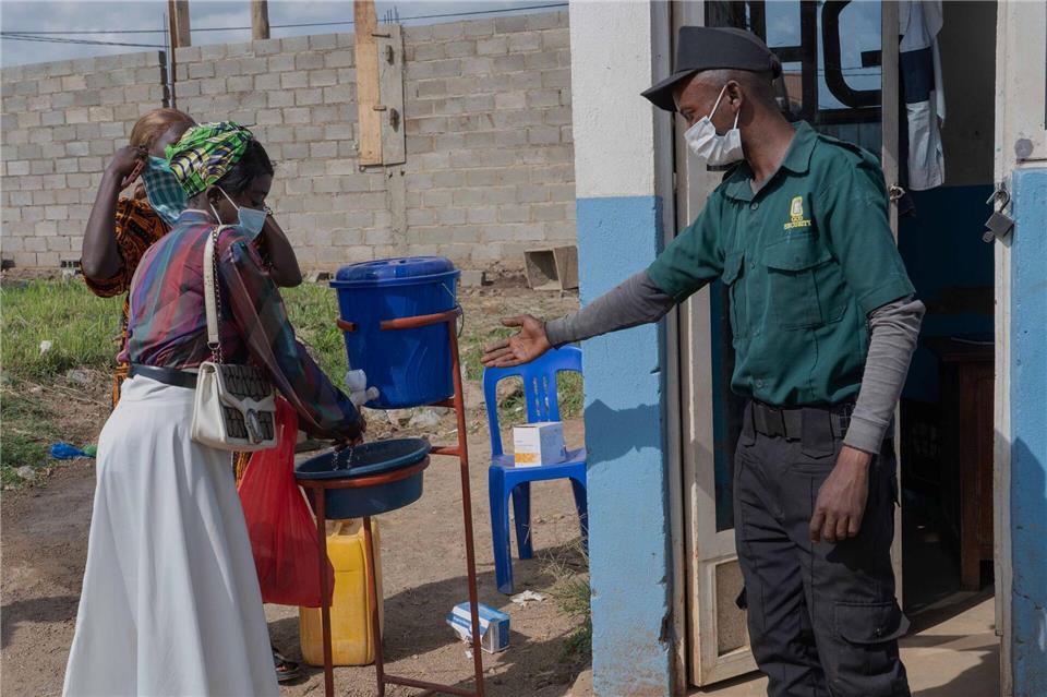 Im Kongo steigt die Zahl der Ebola-Fälle rasant an.Dirole Lotsima Dieudonne/AP/dpa