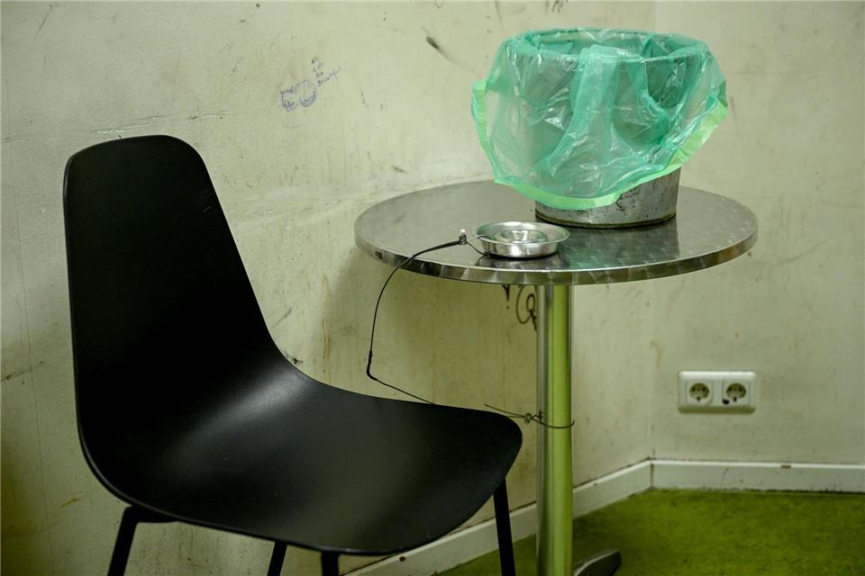 Im Konsumraum können Abhängige legal ihre Pfeife rauchen, ohne Konsequenzen fürchten zu müssen.Britta Pedersen/dpa