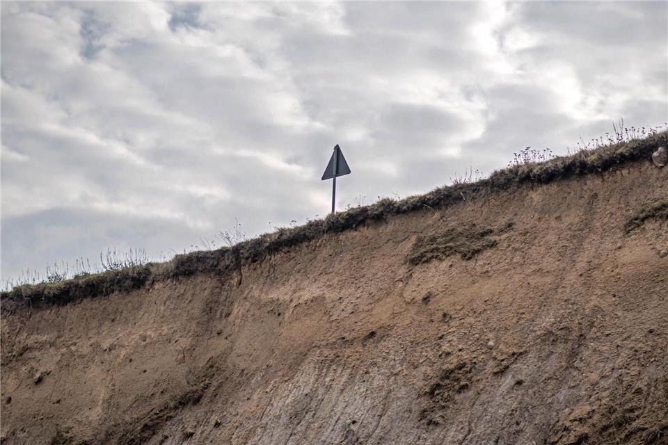 Im Landkreis Rostock ist eine Frau an der Steilküste abgestürzt und leicht verletzt worden. (Symbolbild).Frank Hormann/dpa