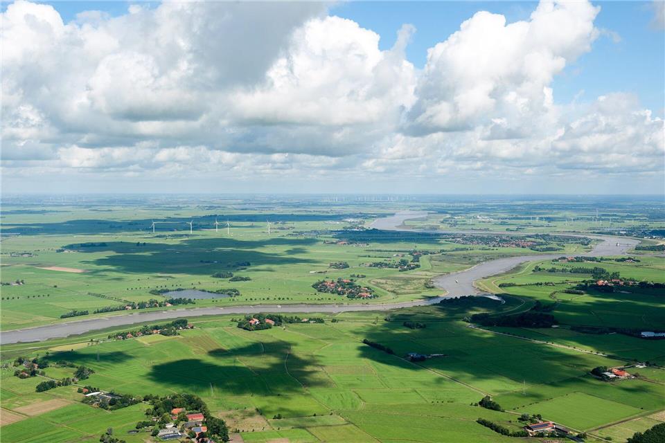 Im Laufe des Tages sollen dichte Wolken von Norden über Niedersachsen und Bremen aufziehen. (Symbolbild)Ingo Wagner/dpa