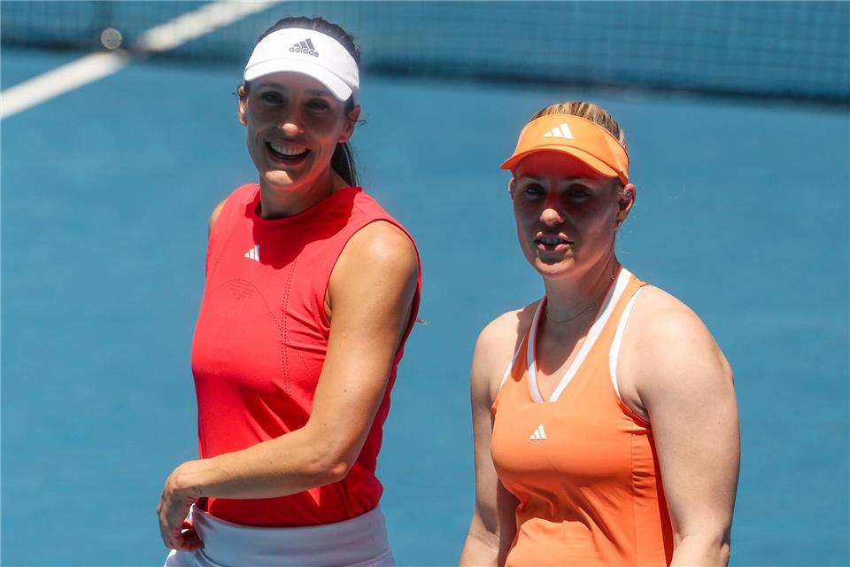Im Legenden Doppel zeigten Andrea Petkovic (l) und Angelique Kerber (r), dass sie es auch heute noch können.Frank Molter/dpa