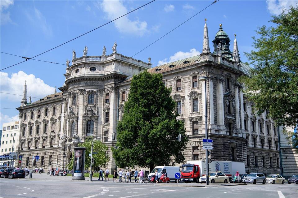 Im Münchner Justizpalast wird das Landgericht München I verkünden, ob Suno mit seinen KI-generierten Songs Urheberrechte verletzt hat. (Archivbild)Matthias Balk/dpa