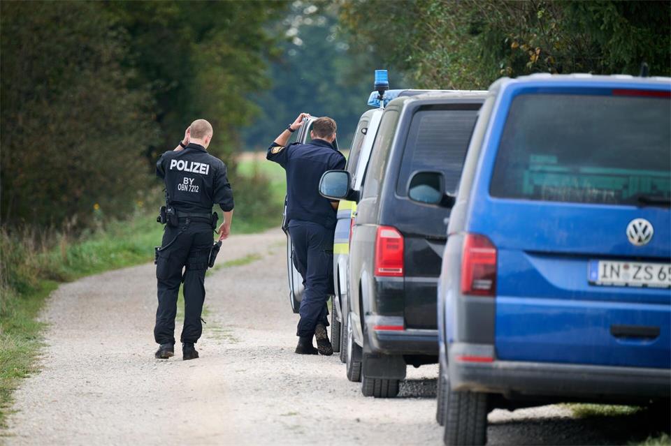 Im Naturschutzgebiet Notzingermoos hatten Polizisten an mehreren Tagen nach dem Tier gesucht. (Archivbild)Peter Kneffel/dpa