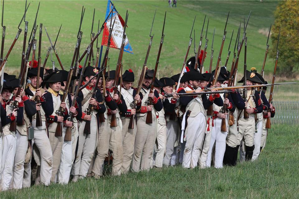 Im Oktober 2026 soll die preußisch-französische Schlacht von Jena 1806 auf dem Originalschlachtfeld nachinszeniert werden. (Archivfoto)Bodo Schackow/dpa