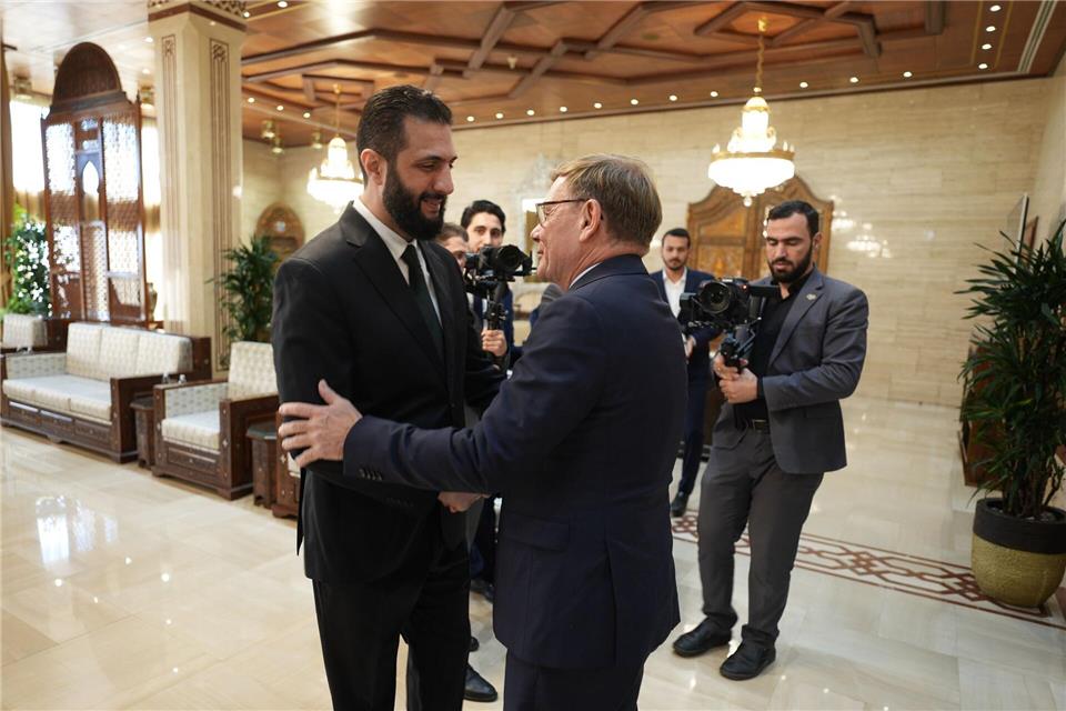 Im Oktober traf Außenminister Johann Wadephul (CDU) den syrischen Übergangspräsidenten, Ahmed al-Scharaa, in Damaskus. (Archivfoto)Marcus Brandt/dpa