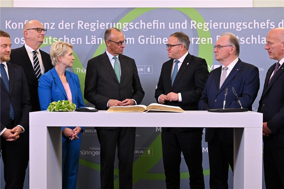 Im Osten gibt es viel Unmut, konstatiert MV-Ministerpräsidentin Schwesig nach dem ersten Treffen der Ost-Regierungschefs mit dem Kanzler. Das habe man Friedrich Merz auch gesagt. Martin Schutt/dpa