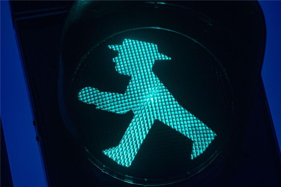 Im Osten sah das bald anders aus als im Westen. (Archivbild)Stefan Sauer/dpa