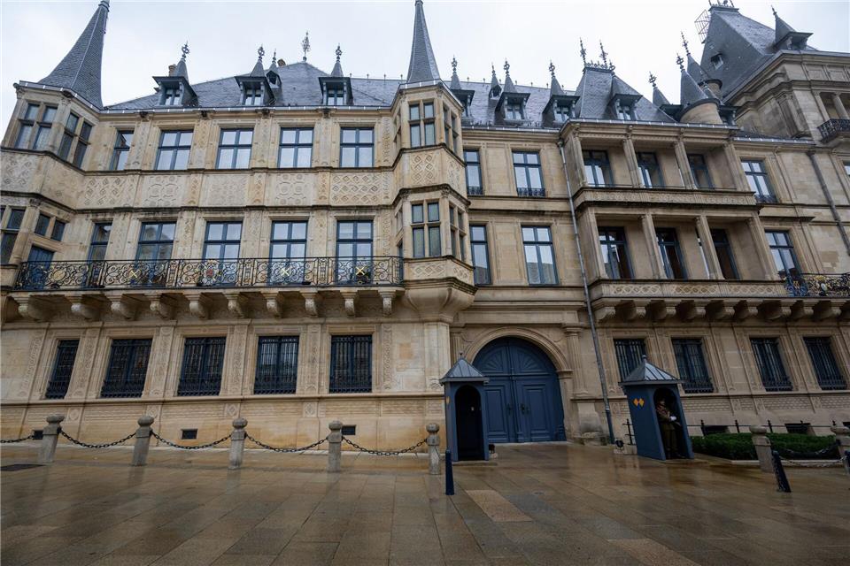 Im Palast werden zum Thronwechsel viele Gäste erwartet. (Archivbild)Harald Tittel/dpa