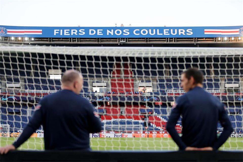 Im Parc de Princes kann derzeit nicht gespielt werden. (Archivbild)Jan Woitas/dpa