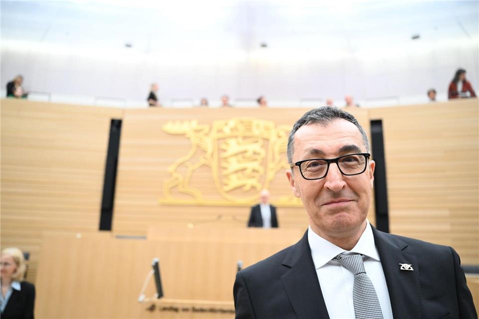 Im Plenarsaal in Stuttgart soll Cem Özdemir am Mittwoch zum neuen Ministerpräsidenten gewählt werden. Bernd Weißbrod/dpa