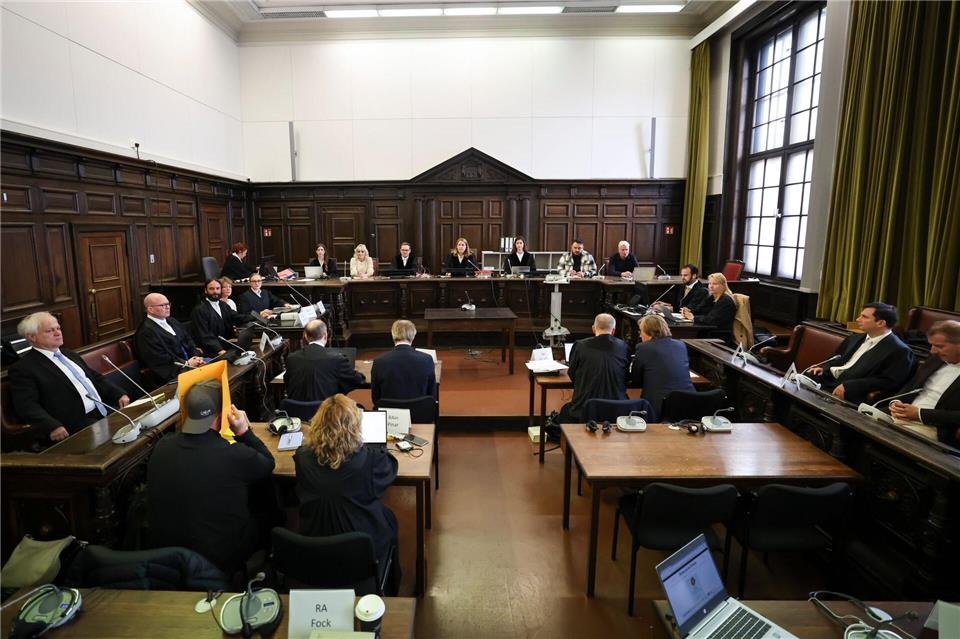 Im Prozess am Hamburger Landgericht wird der Vater der Block-Kinder befragt. Christian Charisius/dpa-Pool/dpa