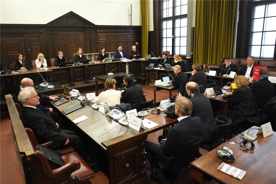 Im Prozess um die Entführung der Block-Kinder kommt es zu einer emotionalen Szene.Marcus Brandt/Pool dpa/dpa