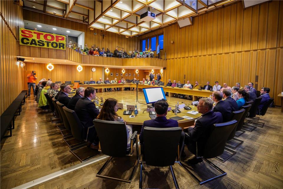 Im Rathaus der Stadt Ahaus haben sich Verantwortliche verschiedener Behörden den Fragen der Bürger gestellt. Christoph Reichwein/dpa