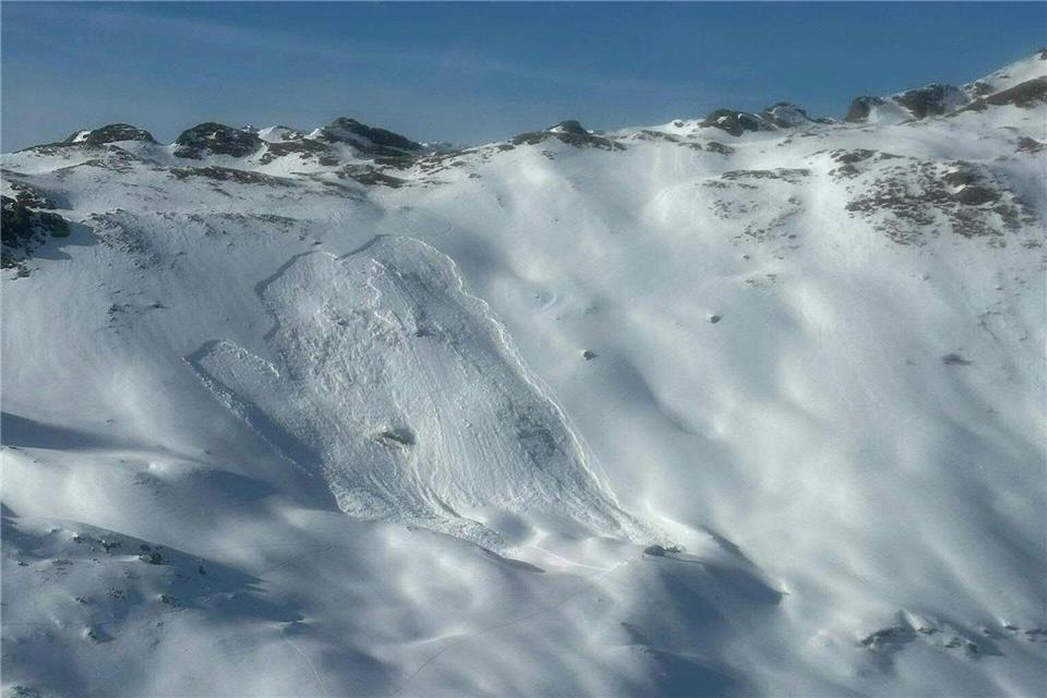 Im Raum Bad Hofgastein gab es einen Lawinenabgang - eine Frau starb in den Schneemassen. Unbekannt/BERGRETTUNG SALZBURG/APA/dpa