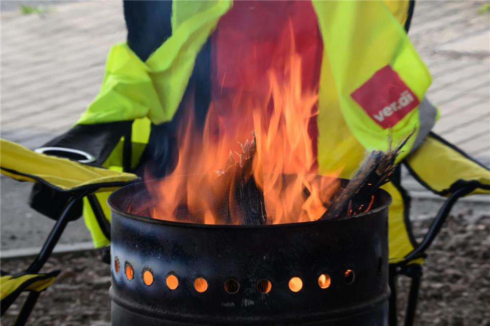 Im Regionalverkehr in Sachsen-Anhalt rollen am Montag keine Busse. Verdi ruft zum ganztägigen Streik auf. (Symbolbild)Robert Michael/dpa