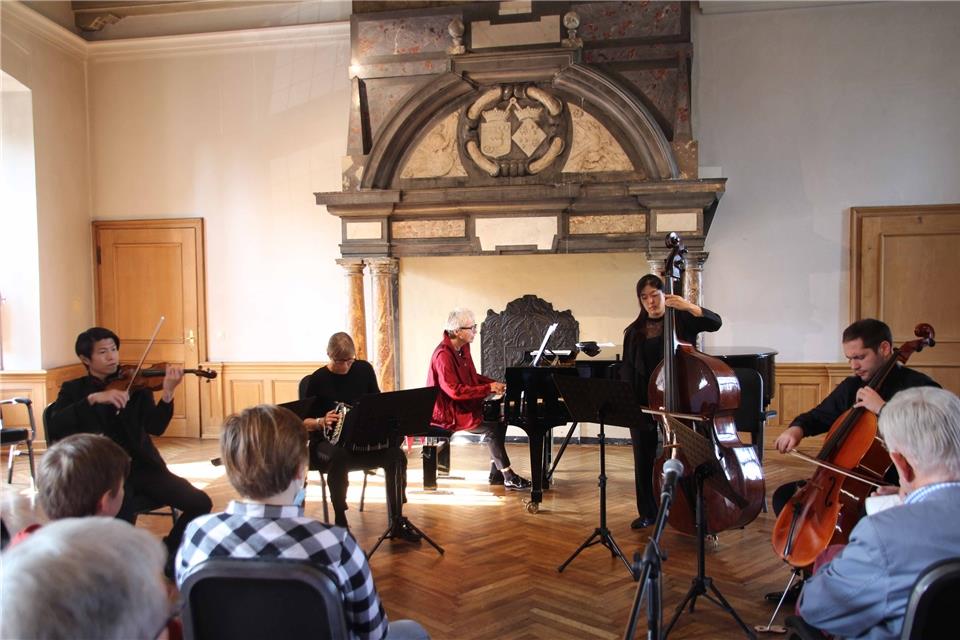 Im Rittersaal des Raesfelder Schloss bietet der Kulturkreis mehrere Konzerte an.
