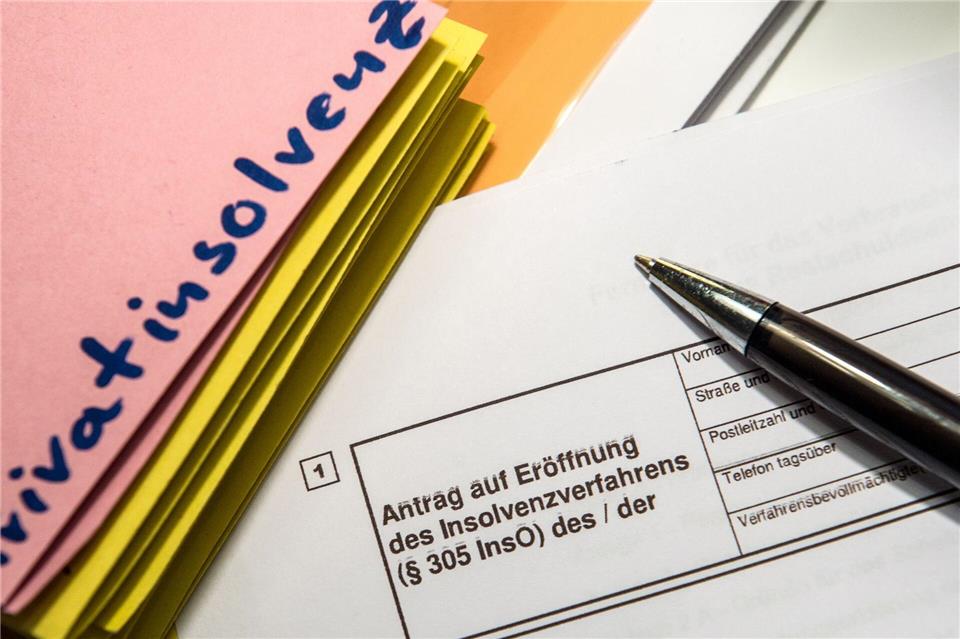 Im Saarland ist die Zahl der Insolvenzverfahren in diesem Jahr um 153 auf 1.330 gestiegen. (Symbolbild) Alexander Heinl/dpa