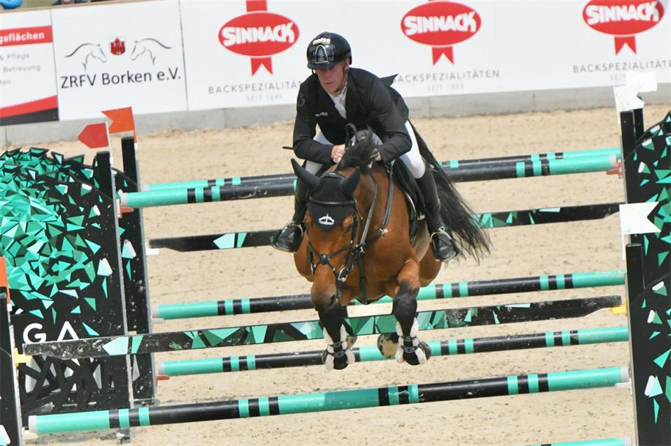 Im Sattel von Baloubets Rose Dree Boeken gewann der Borkener Marcus Ehning in Münster die Mittlere Tour.