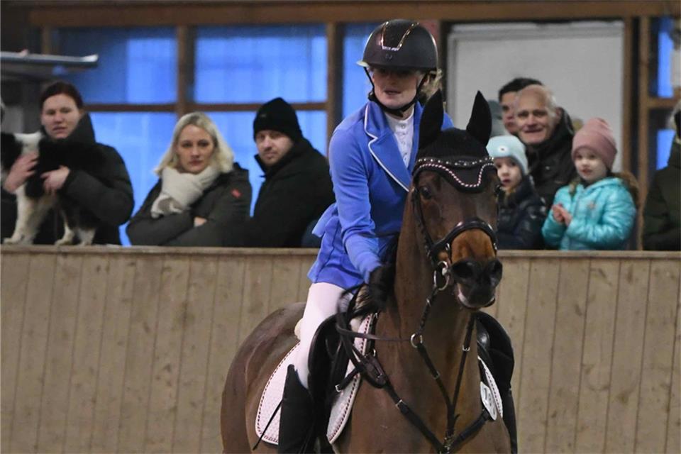 Im Sattel von Come and Feel O gewann die Borkenerin Juliane Rölfing beim Turnier in Freckenhorst ein S*-Springen.