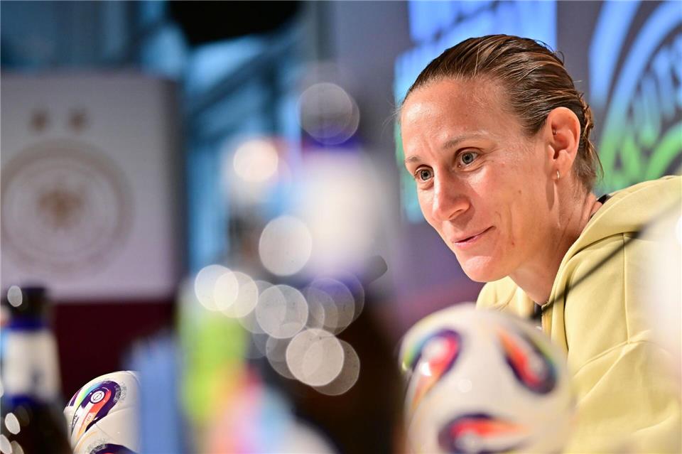 Im Scheinwerferlicht: Nationaltorhüterin Ann-Katrin Berger.Sebastian Christoph Gollnow/dpa