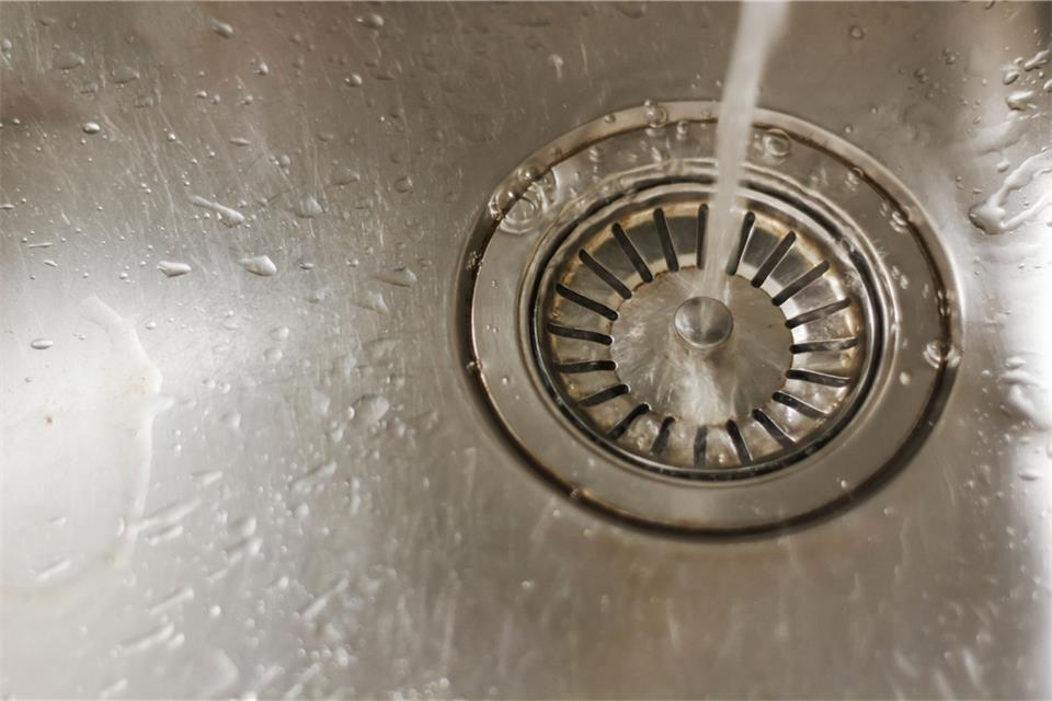 Im Schnitt fließen rund 200 Kubikmeter Wasser durch die Abwasserleitungen eines Musterhaushaltes. 