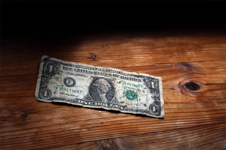 Im Schnitt steigt der amerikanische Schuldenberg Tag für Tag um über sechs Milliarden Dollar und hat 40 Billionen US-Dollar erreicht. (Symbolbild)Karl-Josef Hildenbrand/dpa