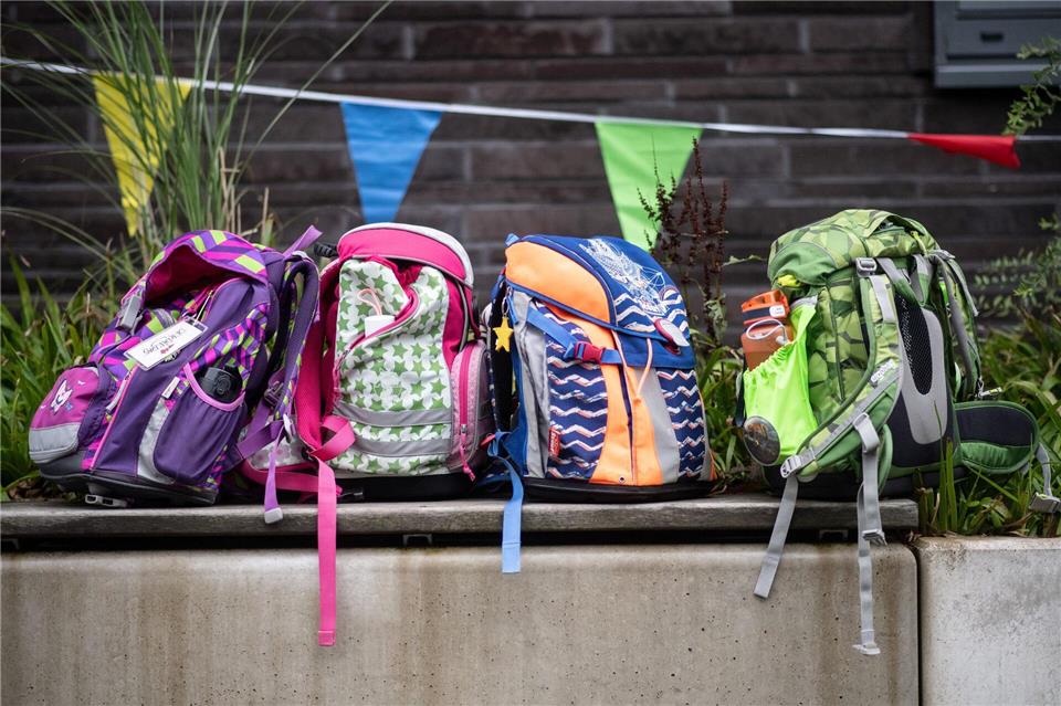 Im Schuljahr 2024/25 seien vor allem viele Kinder, die aus Syrien und der Ukraine geflüchtet waren, in die Klassen gekommen. (Symbolbild)Bernd Thissen/dpa