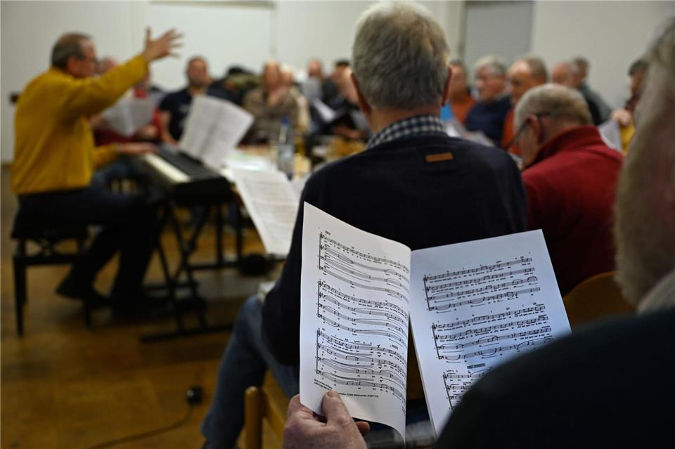 Im Seniorenbereich sind die Lücken am Dirigentenpult größer. (Archivbild) Michael Brandt/dpa