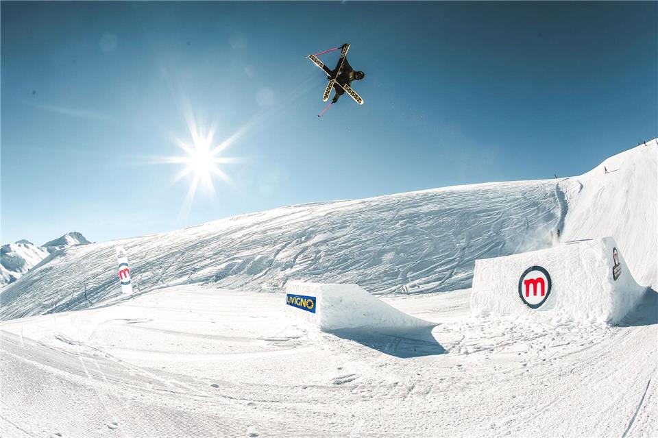Im Snowpark Mottolino werden in den Sprungwettbewerben Slopestyle und Big Air während Olympia Medaillen vergeben.Mottolino/Livigno NEXT/dpa-tmn