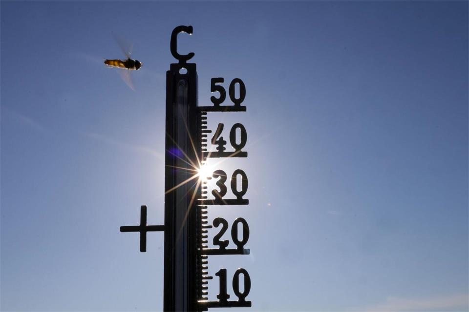 Im Sommer gab es teils Temperaturen über 40 Grad. (Symbolbild)Thomas Warnack/dpa