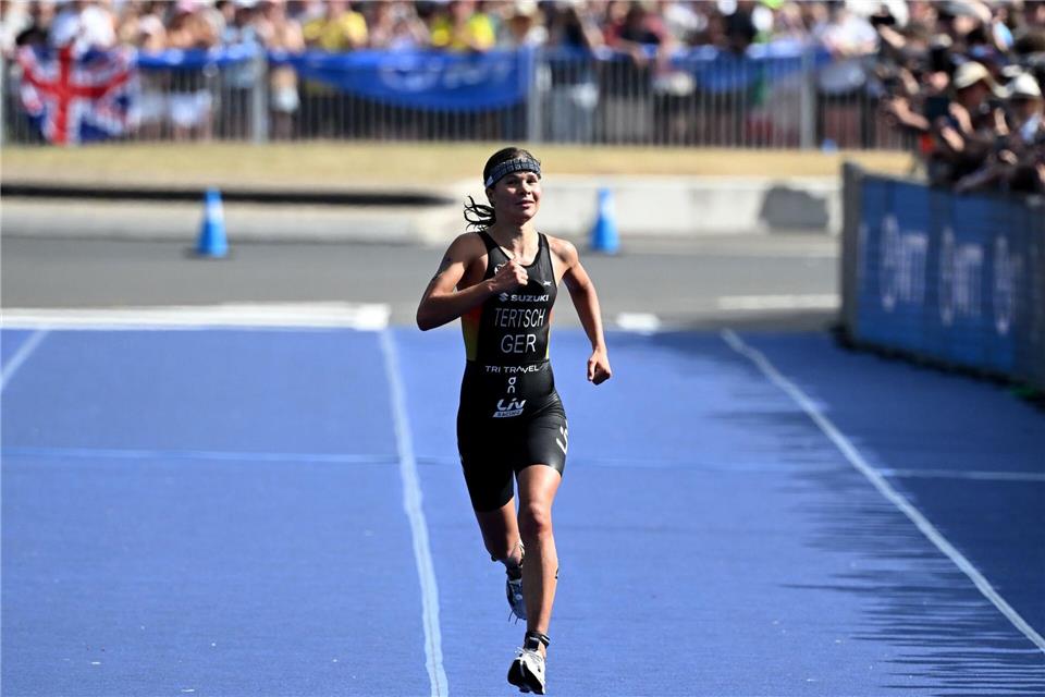 Lisa Tertsch erste deutsche Triathlon-Weltmeisterin Im Sprint zum WM-Titel: Lisa TertschDean Lewins/AAP/dpa