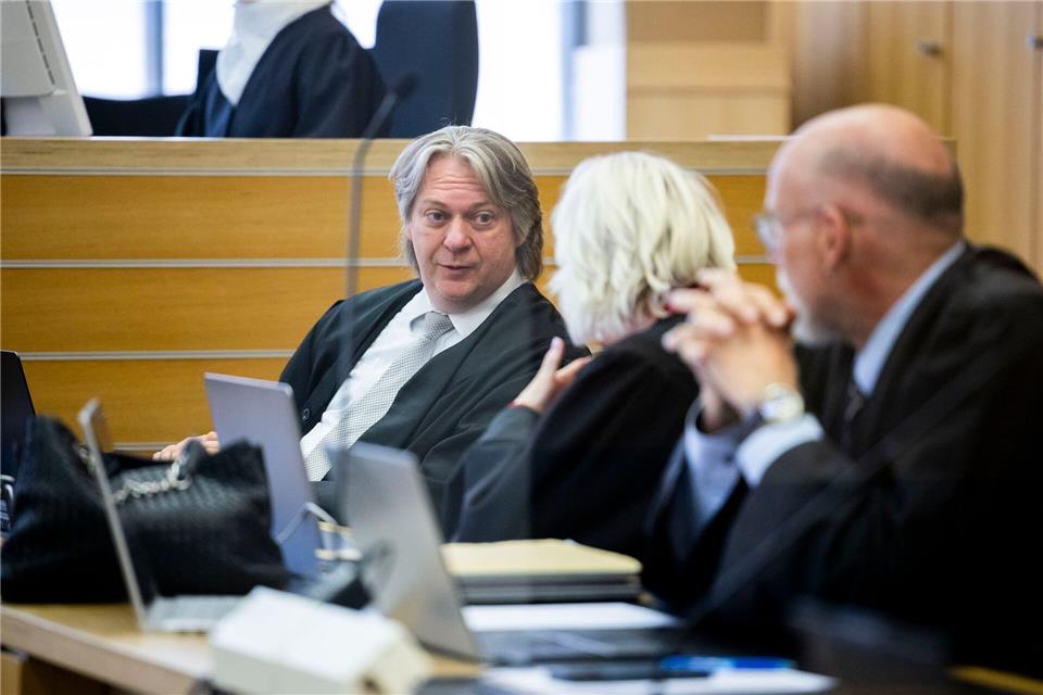 Im Strafprozess gegen vier Angeklagte im VW-Abgasskandal werden in diesen Tagen die Plädoyers der Verteidigung gehalten. (Archivbild)Michael Matthey/dpa-Pool/dpa