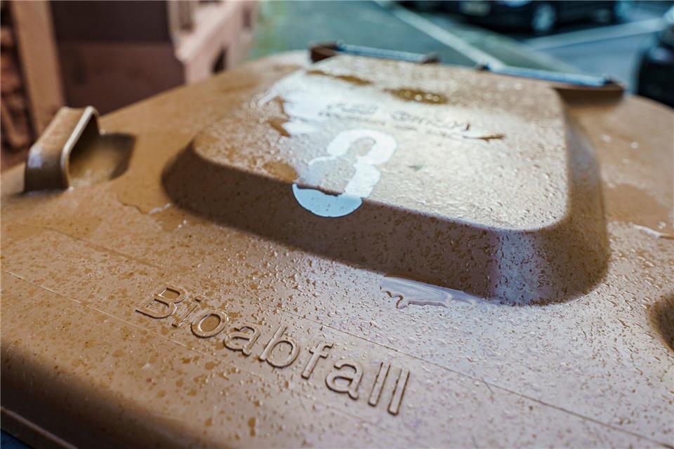 Im Streit um den Zwang zur Nutzung einer Biotonne ist eine Klägerin aus Ranstadt vor dem Verwaltungsgericht Gießen unterlegen. (Symbolbild)Andreas Arnold/dpa