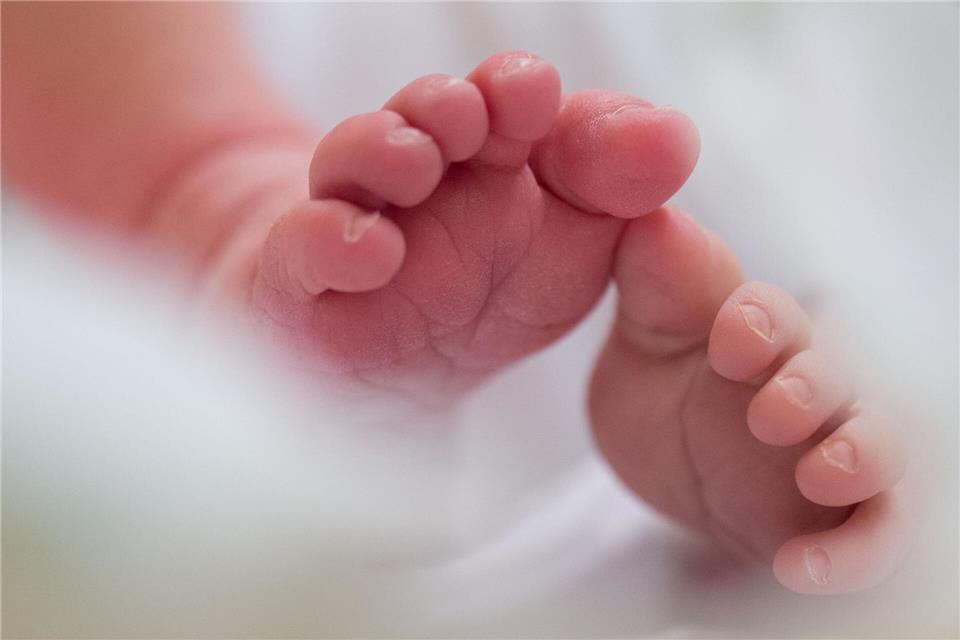 Kita-Not und hohe Mieten – Südwesten bekommt weniger Babys Im Südwesten wurden 2024 weniger Kinder als im Vorjahr geboren. (Symbolbild)Arno Burgi/dpa-Zentralbild/dpa