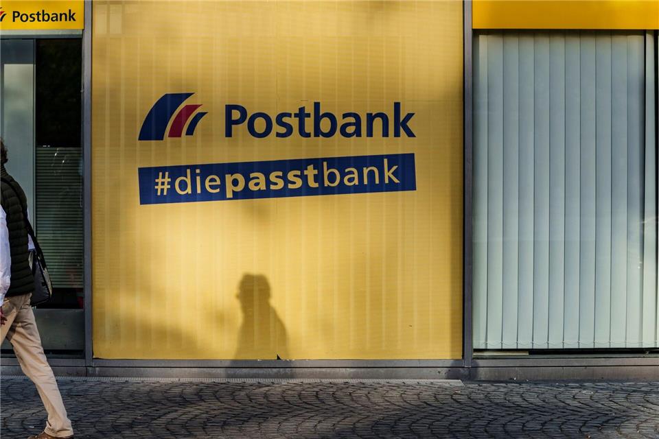 Im Tarifkonflikt bei der Postbank macht Verdi erneut mit Warnstreiks Druck. (Archivbild)Andreas Arnold/dpa
